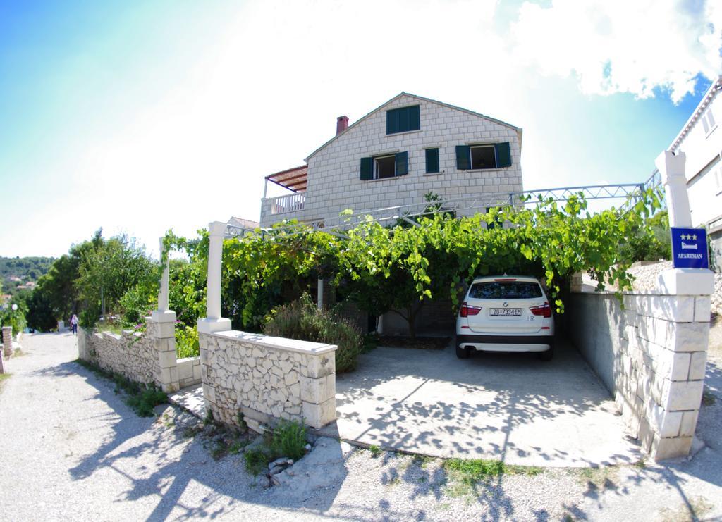Apartments Luka Lumbarda Exterior photo