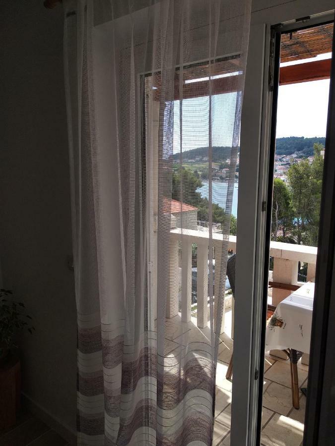 Apartments Luka Lumbarda Exterior photo